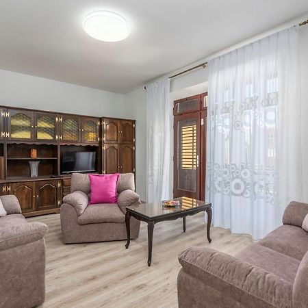 Apartment Lazzarich With Terrace Porec Ngoại thất bức ảnh