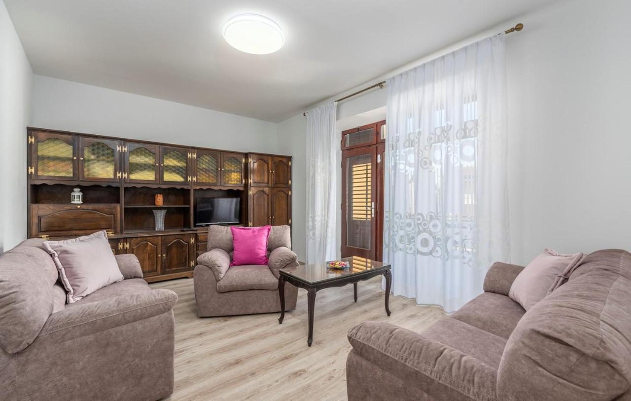 Apartment Lazzarich With Terrace Porec Ngoại thất bức ảnh