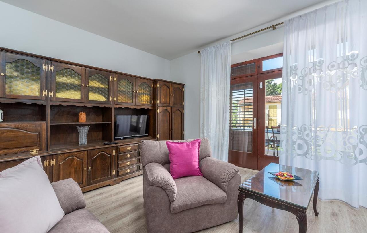 Apartment Lazzarich With Terrace Porec Ngoại thất bức ảnh