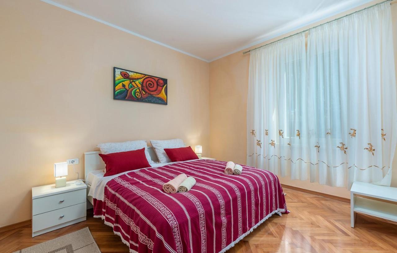 Apartment Lazzarich With Terrace Porec Ngoại thất bức ảnh