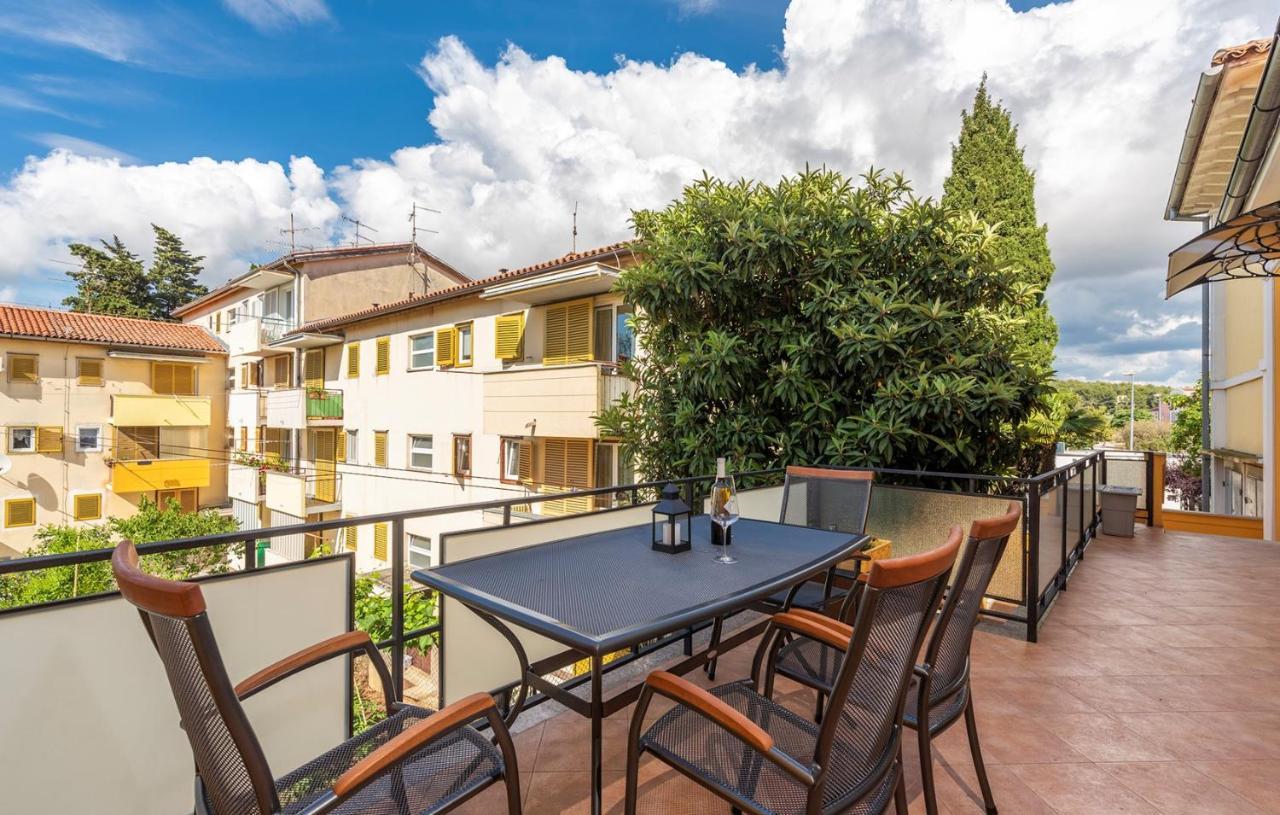 Apartment Lazzarich With Terrace Porec Ngoại thất bức ảnh