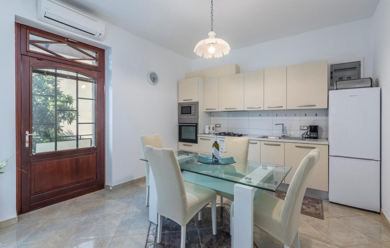 Apartment Lazzarich With Terrace Porec Ngoại thất bức ảnh