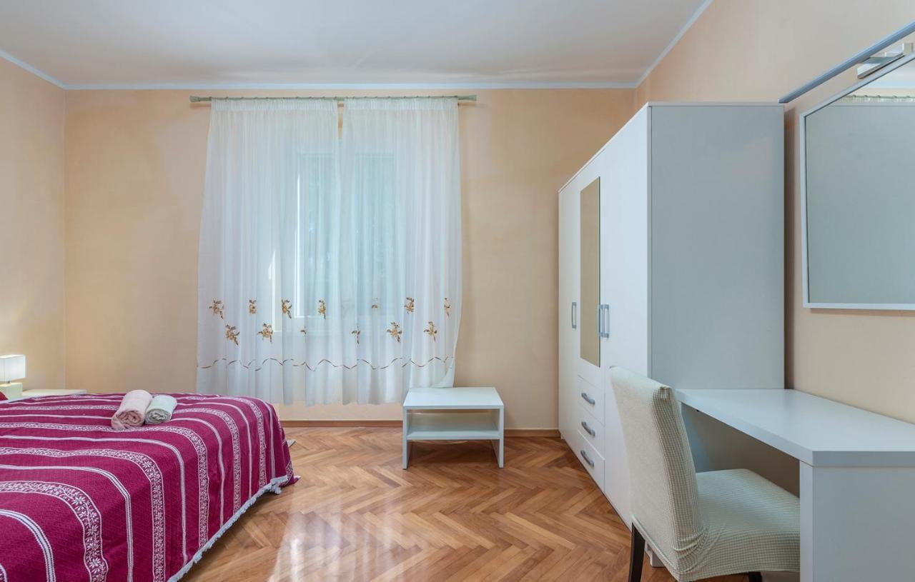 Apartment Lazzarich With Terrace Porec Ngoại thất bức ảnh