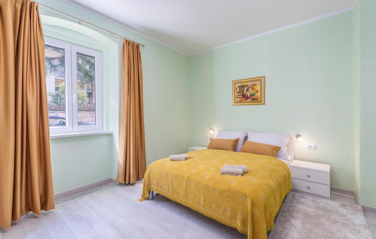 Apartment Lazzarich With Terrace Porec Ngoại thất bức ảnh