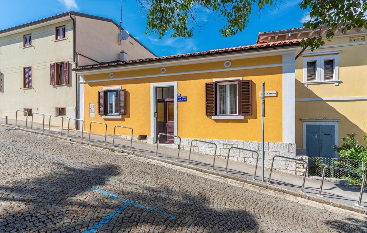 Apartment Lazzarich With Terrace Porec Ngoại thất bức ảnh